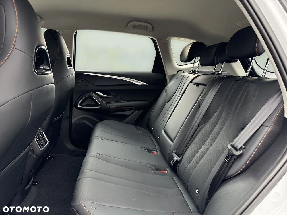 BYD Sealion 5 - 17