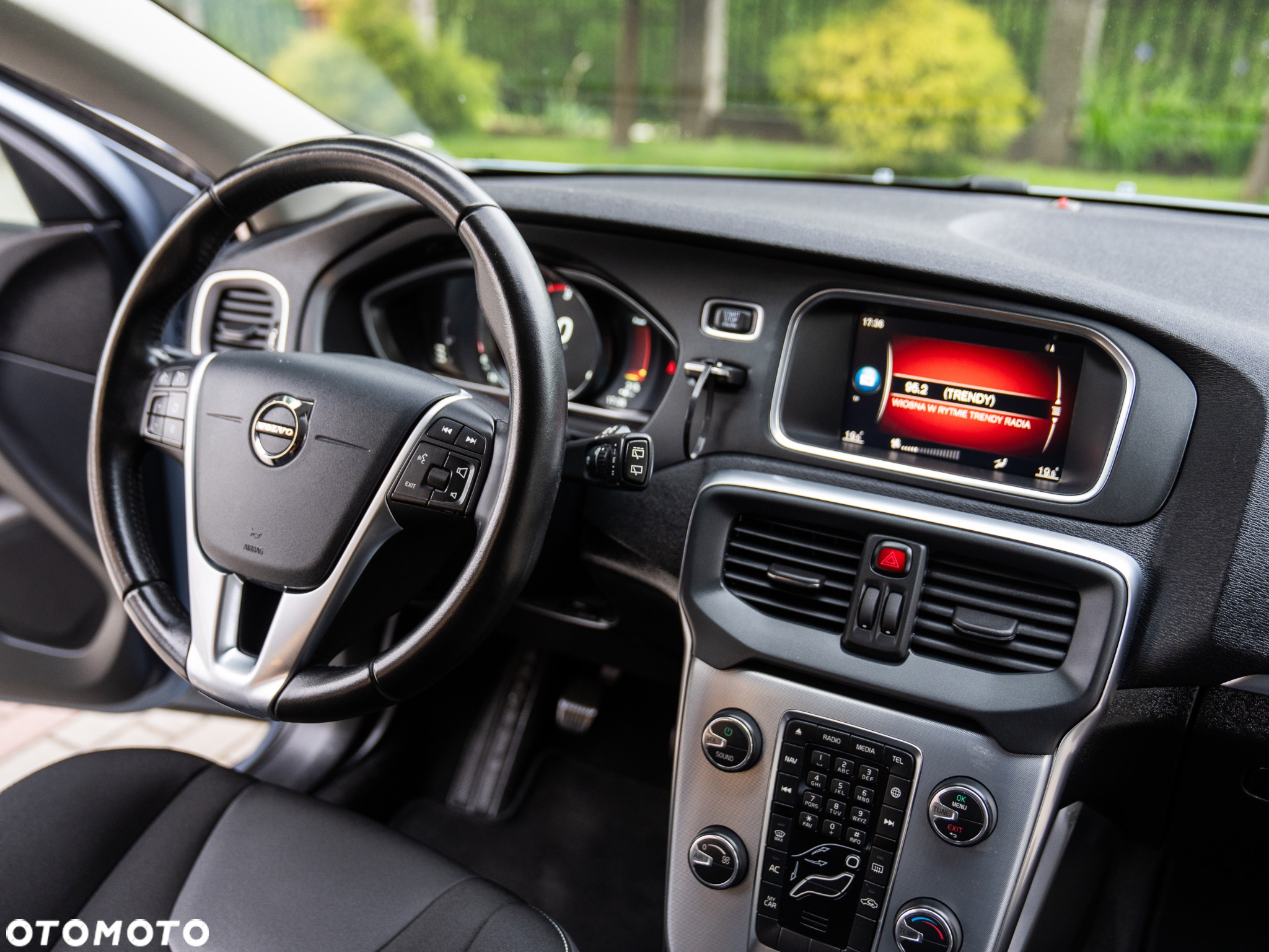 Volvo V40 D2 Drive-E Momentum - 29