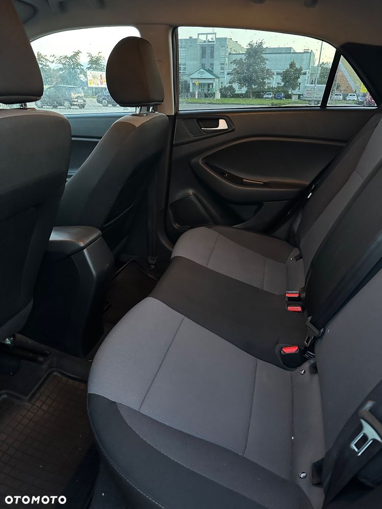 Hyundai i20 - 15