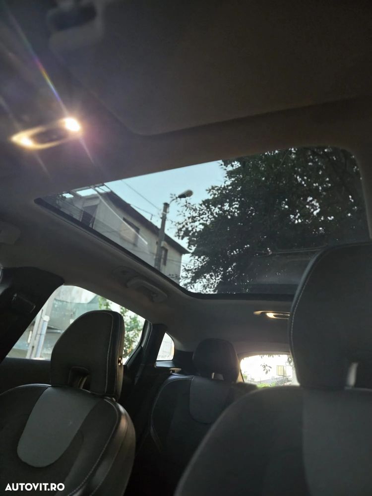 Volvo V40 D2 Aut. Momentum - 24