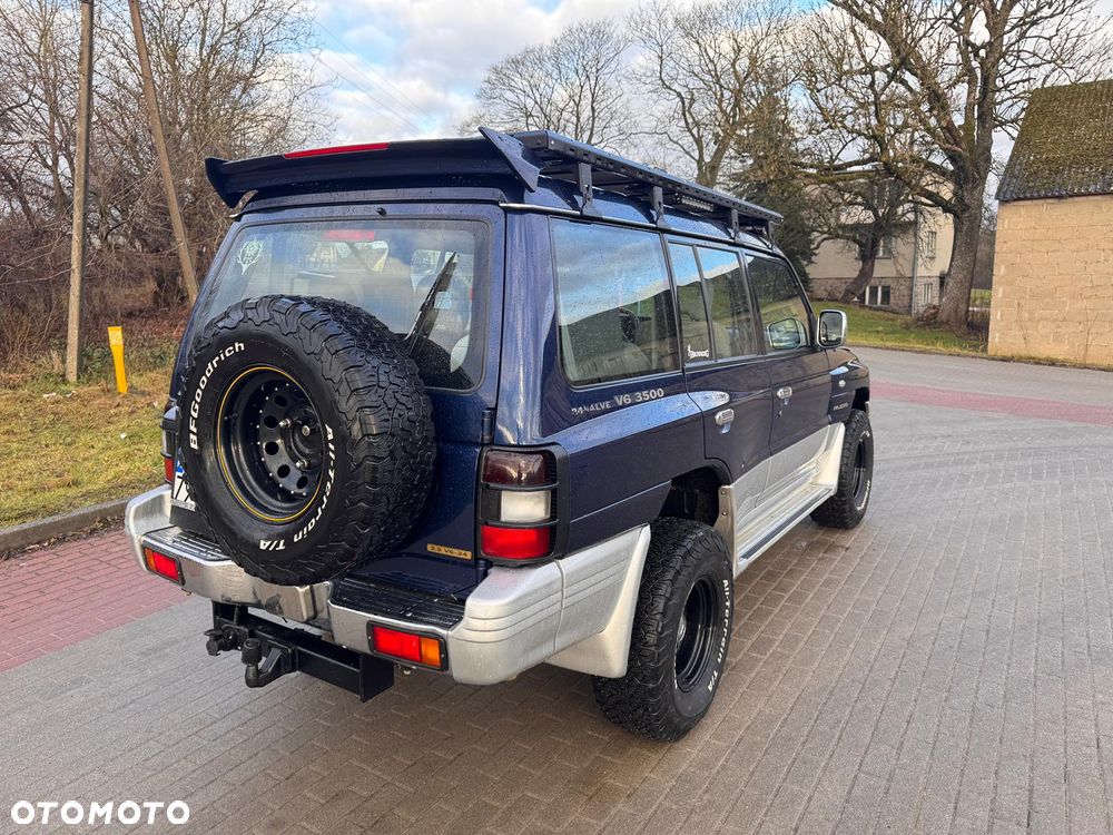 Mitsubishi Pajero - 4