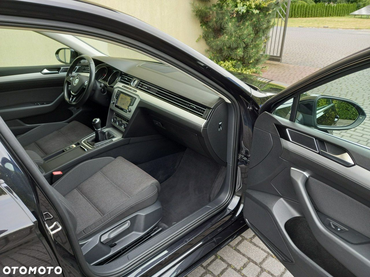 Volkswagen Passat 2.0 TDI BMT Trendline - 23