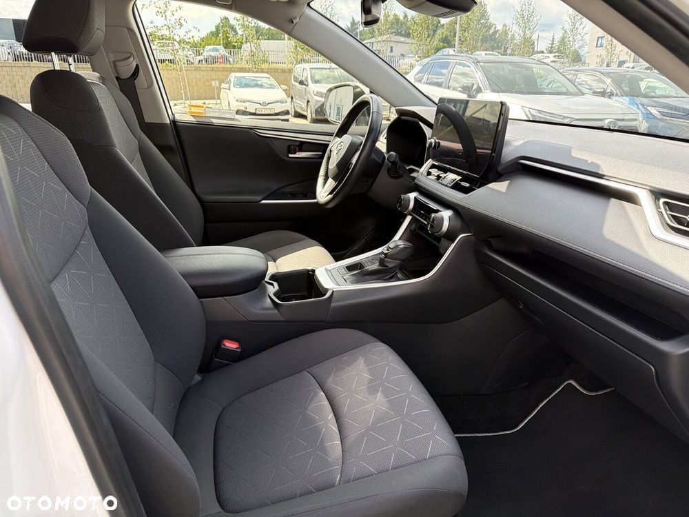 Toyota RAV4 - 8