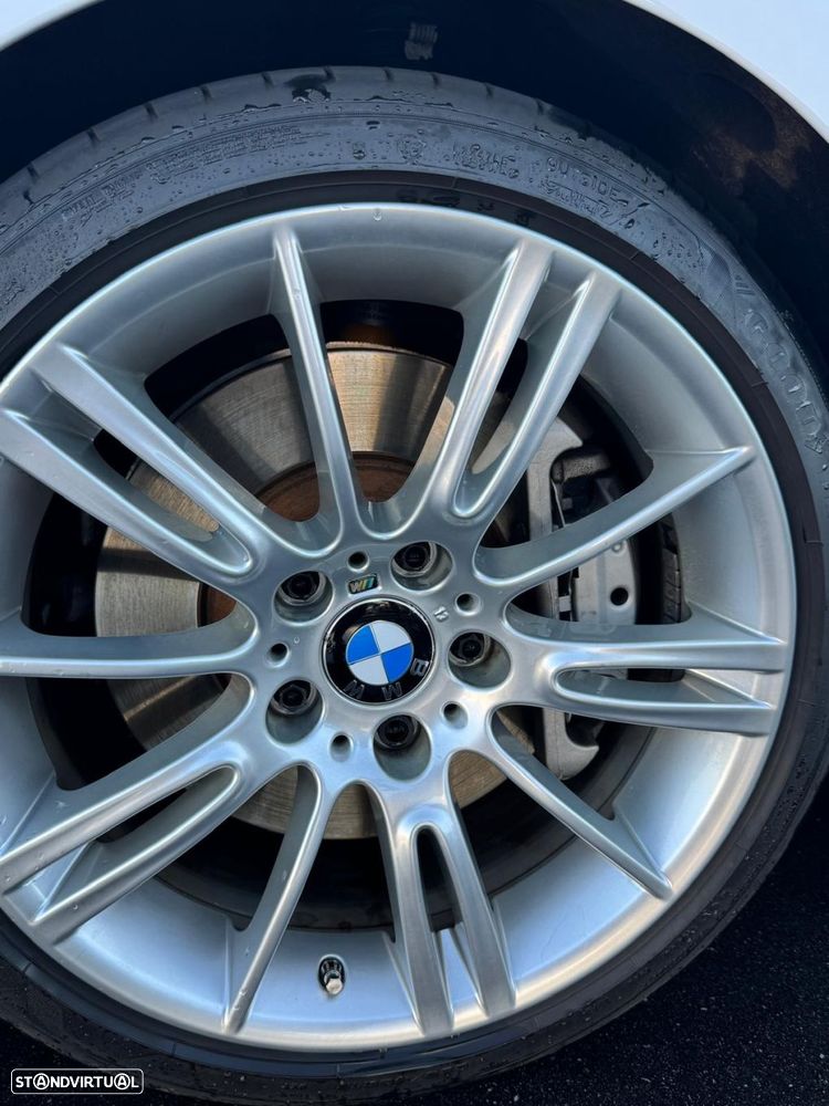BMW 335 i Pack M - 6