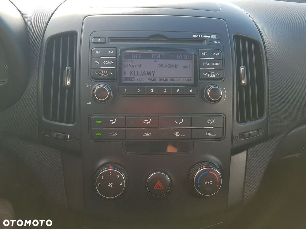 Hyundai i30 1.4 FIFA WM Edition - 19