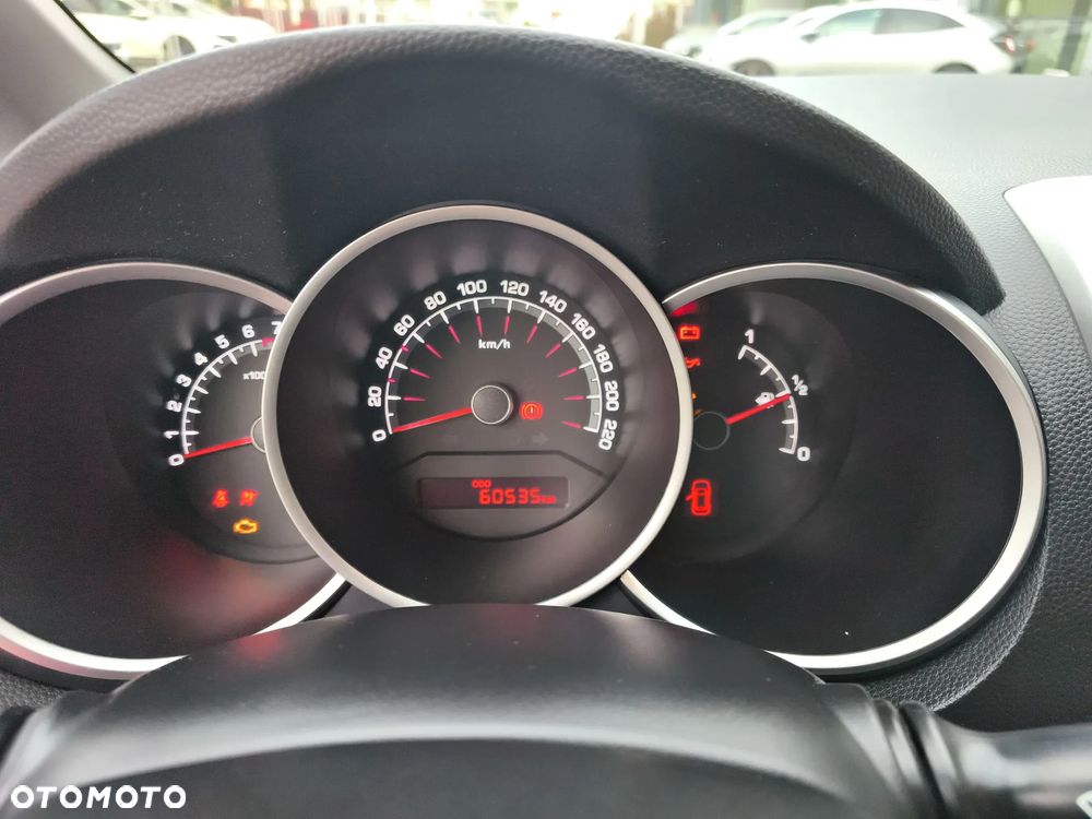 Kia Venga 1.6 M - 13