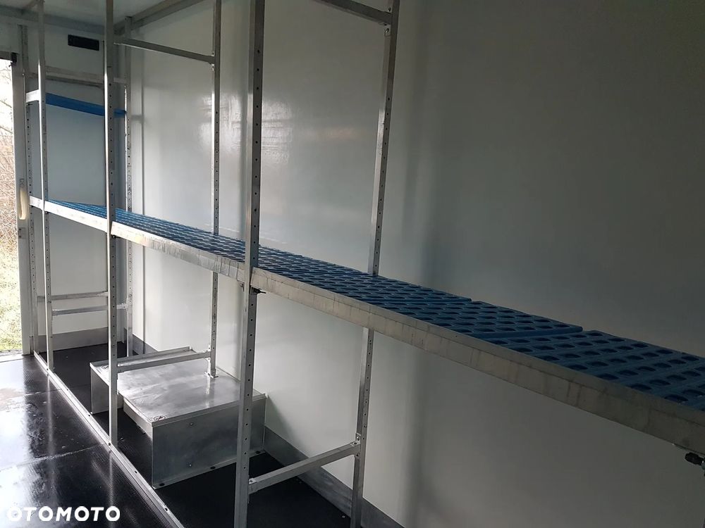 Iveco DAILY KONTENER NISKOPODŁOGOWY 4,43x2,23x2,42 SKLEP KAMPER KONIOWÓZ BAR KLIMA - 32