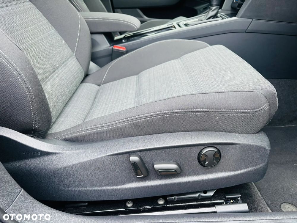 Volkswagen Passat 2.0 TSI Business DSG - 14