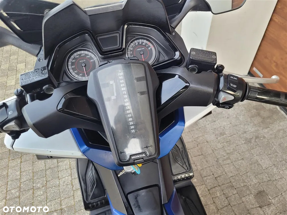 Honda NSS - 11