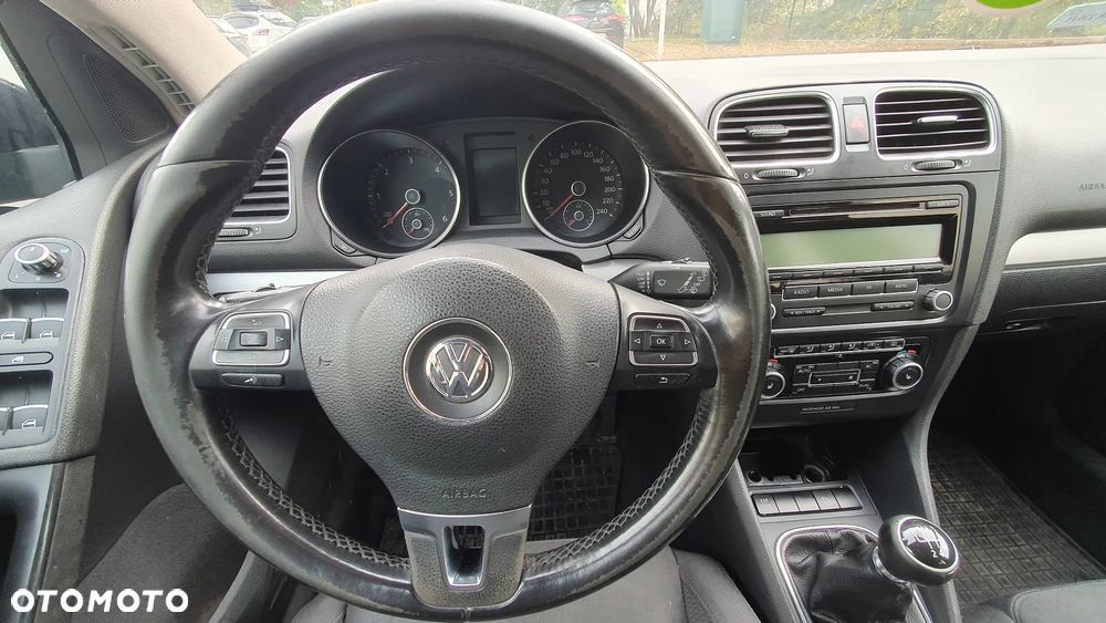 Volkswagen Golf - 8