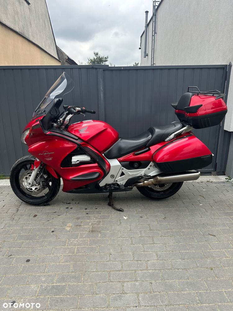 Honda ST - 1