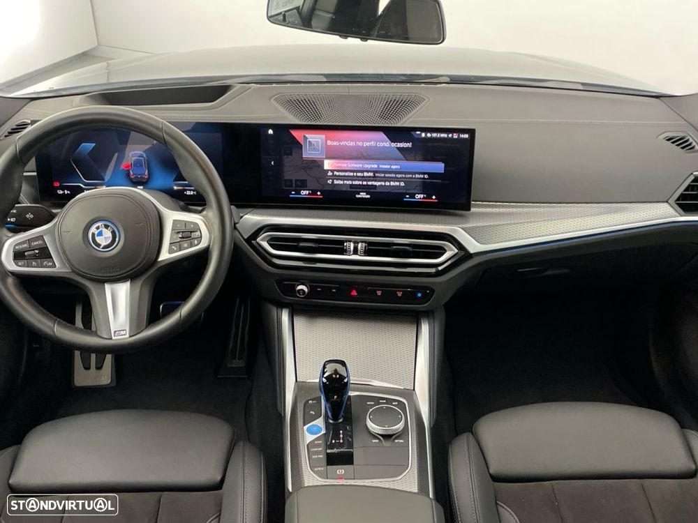 BMW i4 eDrive40 Desportiva M - 10