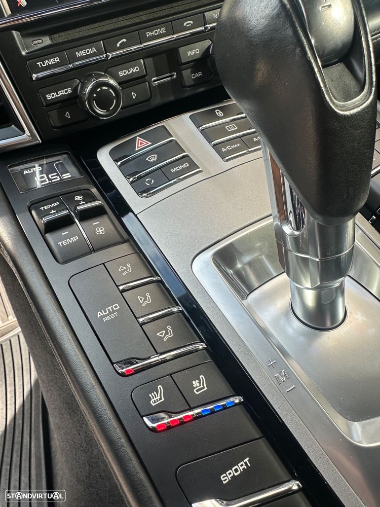 Porsche Panamera Platinum Edition - 17