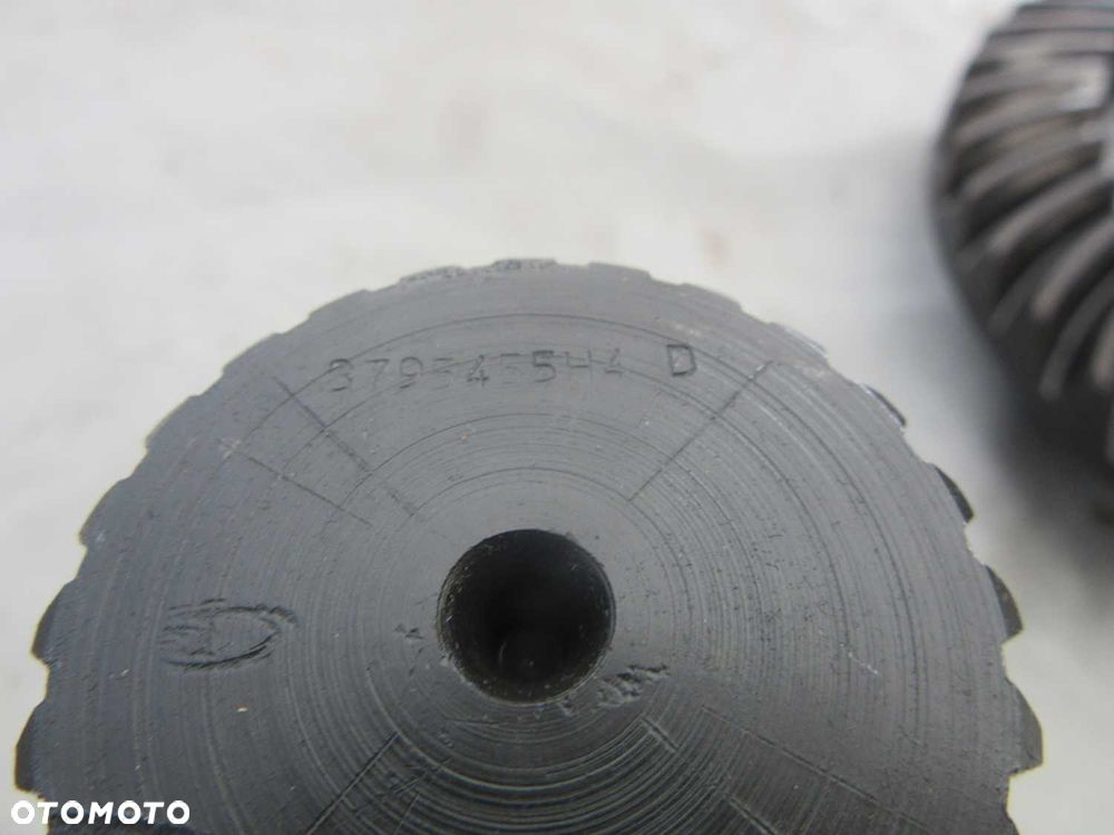 Atak talerz dyferencjał 8x39 Claas Ares 697 ATS - 4