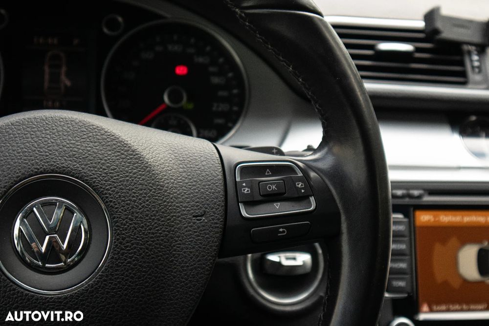 Volkswagen Passat - 16