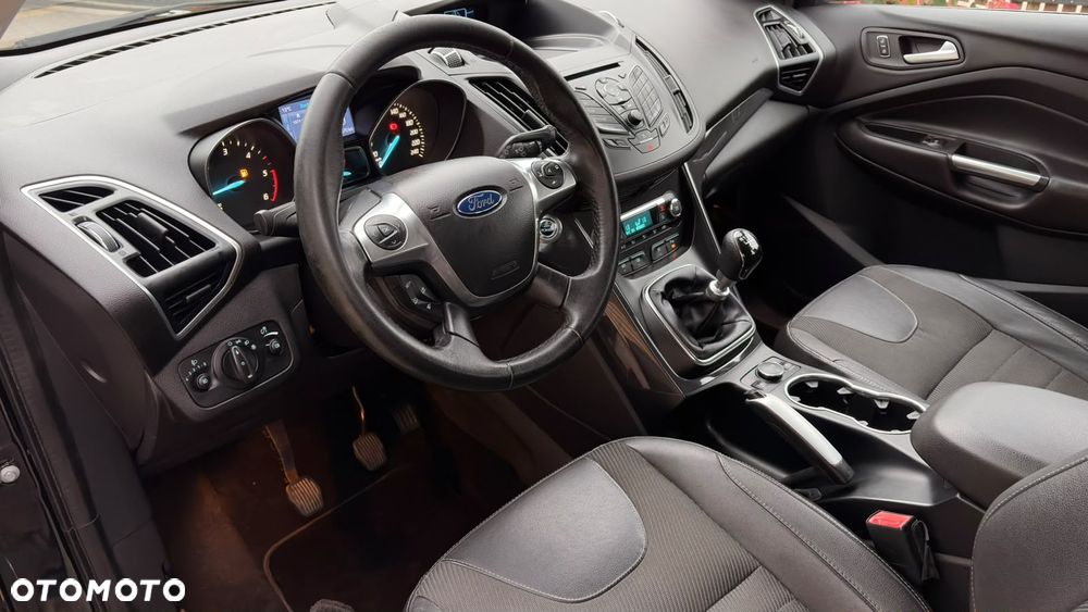 Ford Kuga 2.0 TDCi 4x4 Titanium - 29