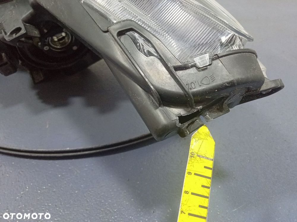 TOYOTA YARIS IV REFLEKTOR PRAWY PRZÓD LAMPA PRZEDNIA EU K0-6 EU - 7