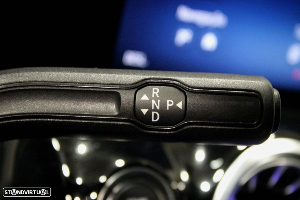 Mercedes-Benz GLA 180 d AMG Line - 20