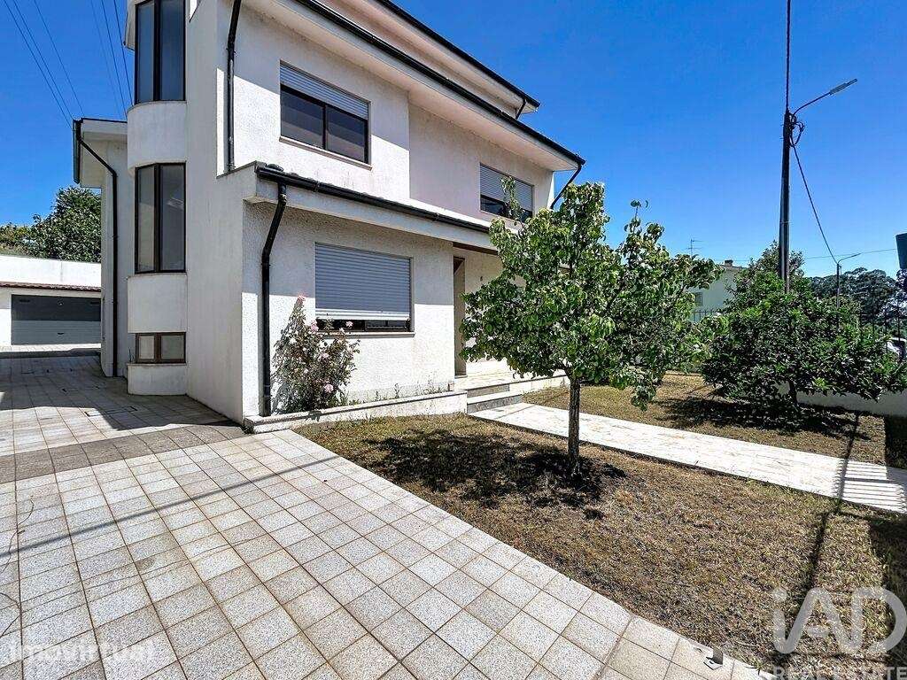 Casa / Villa T3 em Fânzeres e São Pedro da Cova de 210 m2 - Grande imagem: 2/39