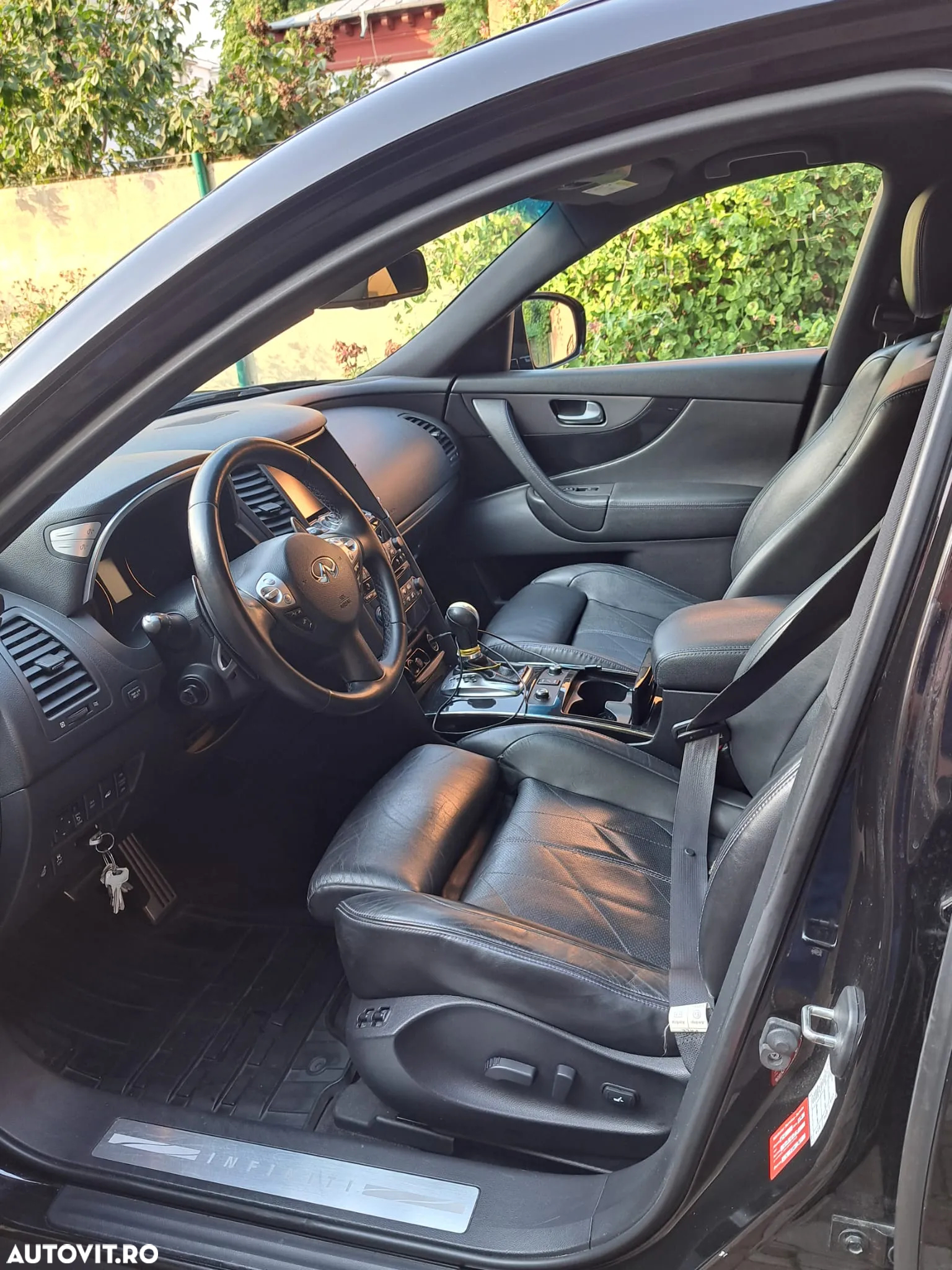 Infiniti QX70 - 6