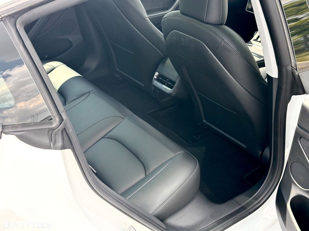 Tesla Model 3 Performance - 6