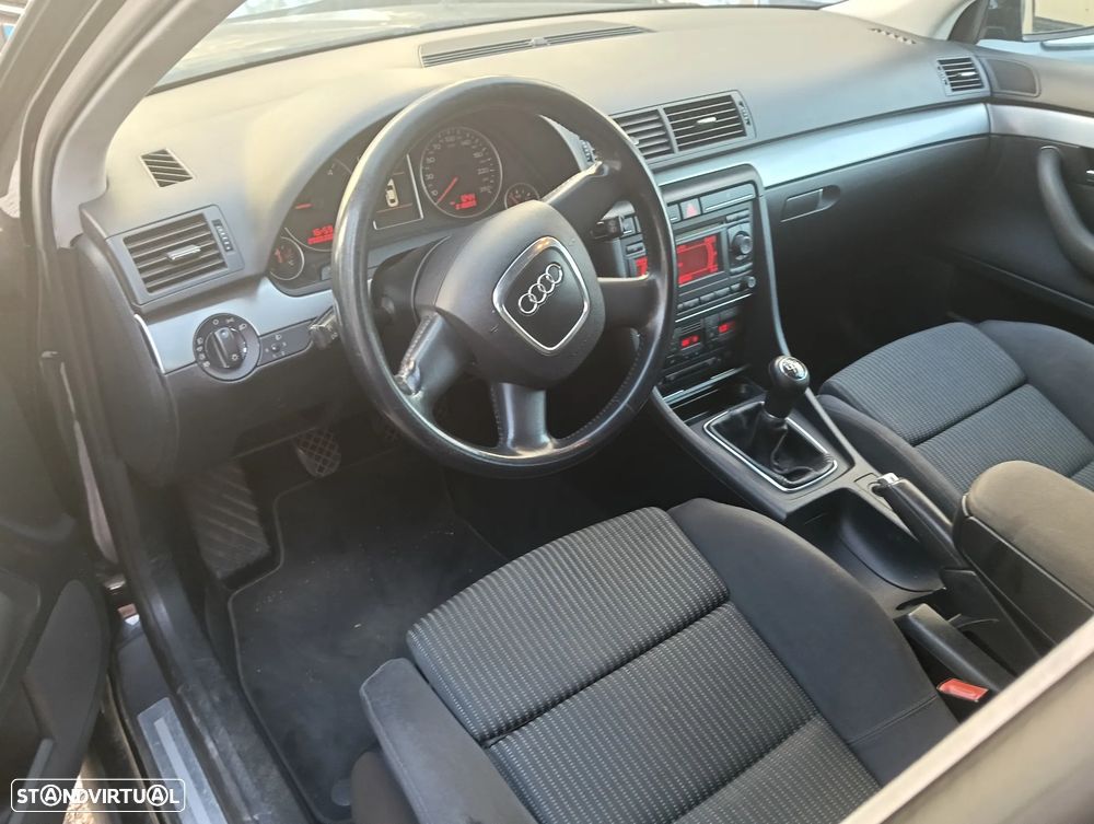 Audi A4 Avant 2.0 TDI - 19