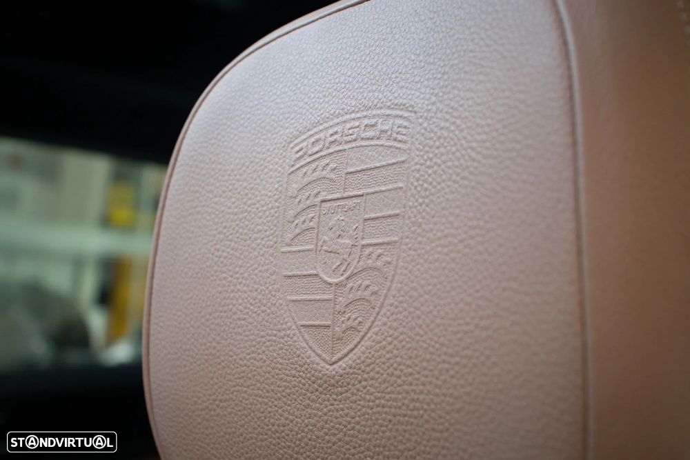Porsche Cayenne - 23
