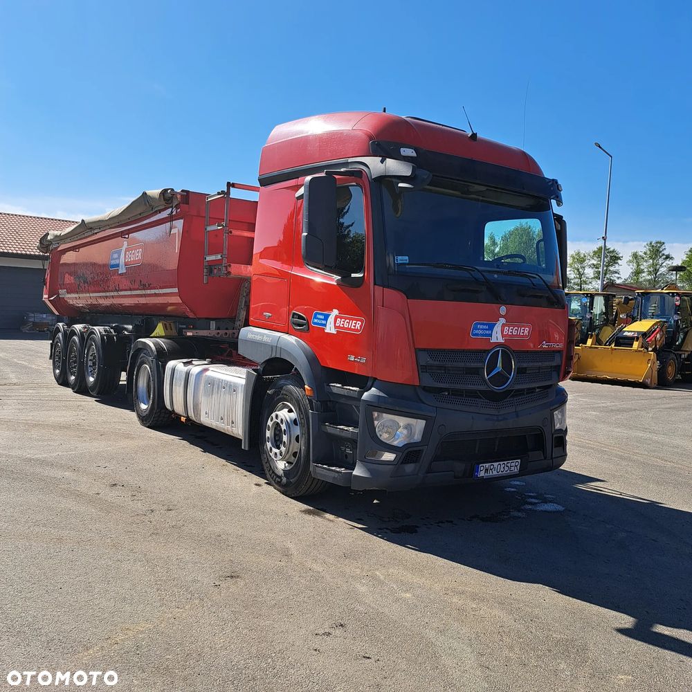 Mercedes-Benz Actros - 3