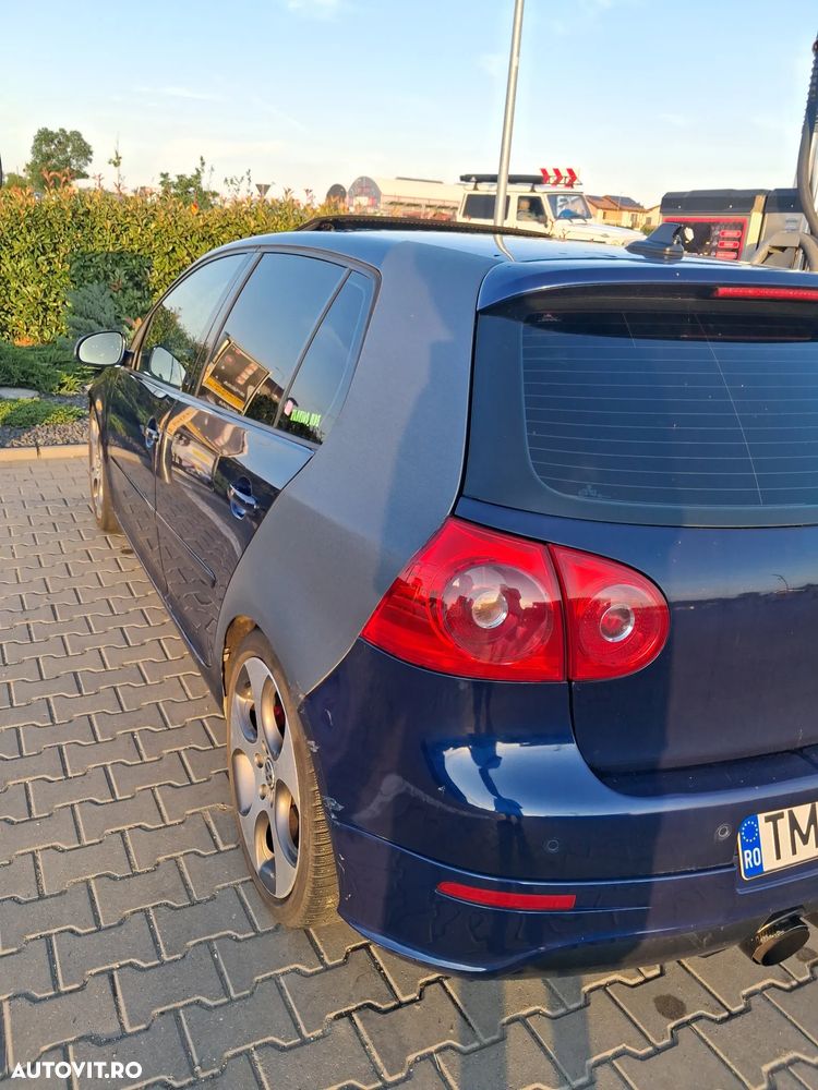 Volkswagen Golf 2.0 FSI GTI - 10