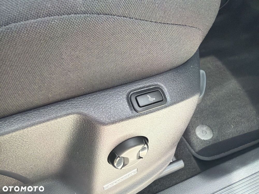 Volkswagen Touran - 22