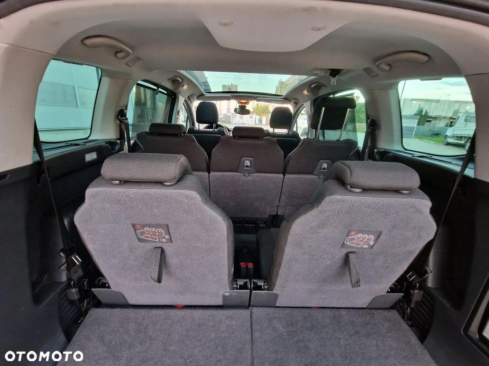 Peugeot 5008 - 36