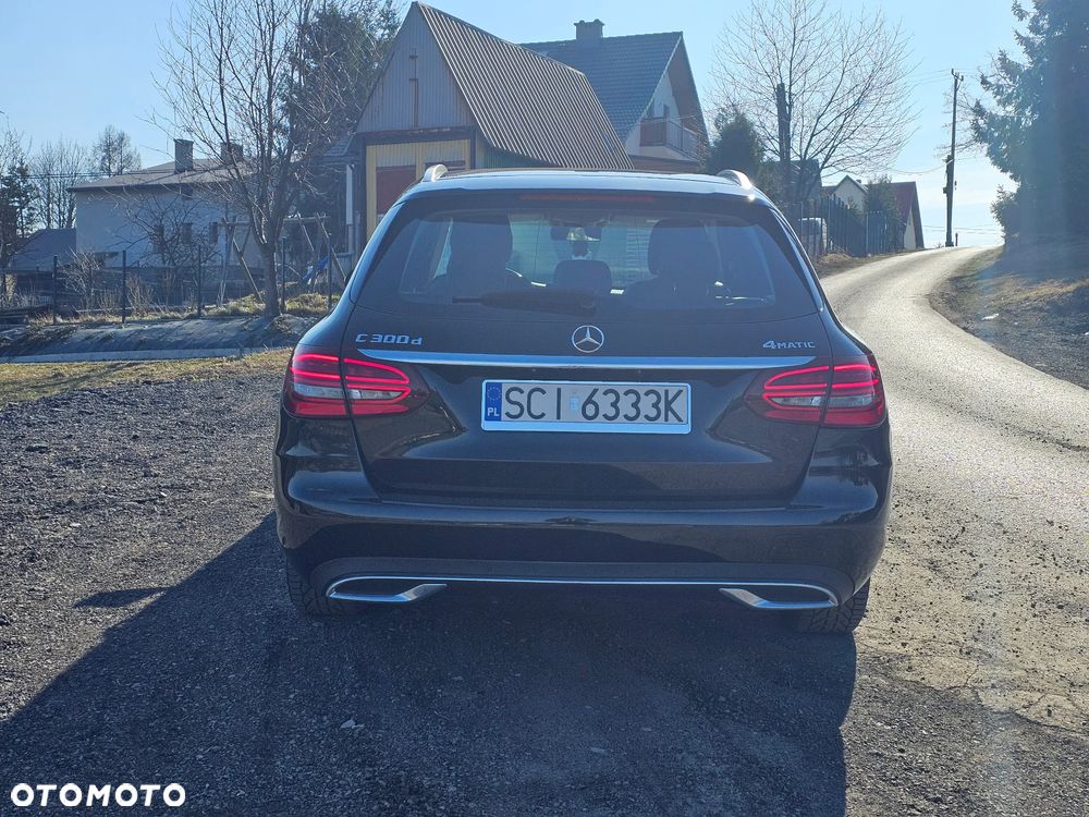 Mercedes-Benz Klasa C 300 d 4MATIC 9G-TRONIC - 31