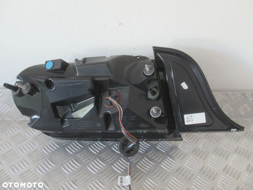 LAMPA TYLNA TYŁ PRAWA FORD MUSTANG VI 6 LED JR3B-13B504-A 2014-2017 - 9