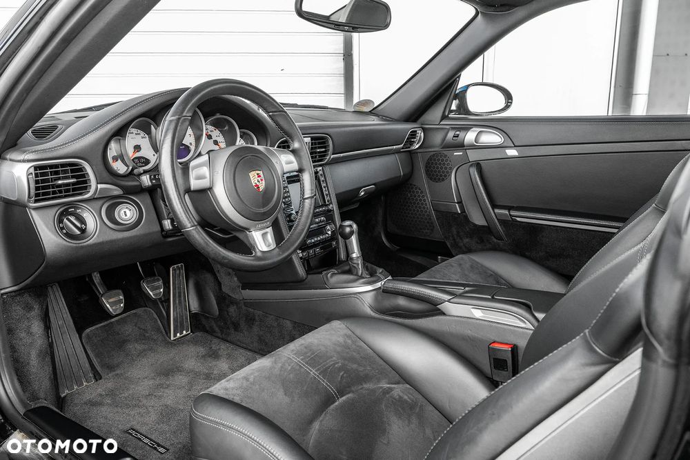 Porsche 911 Turbo - 19