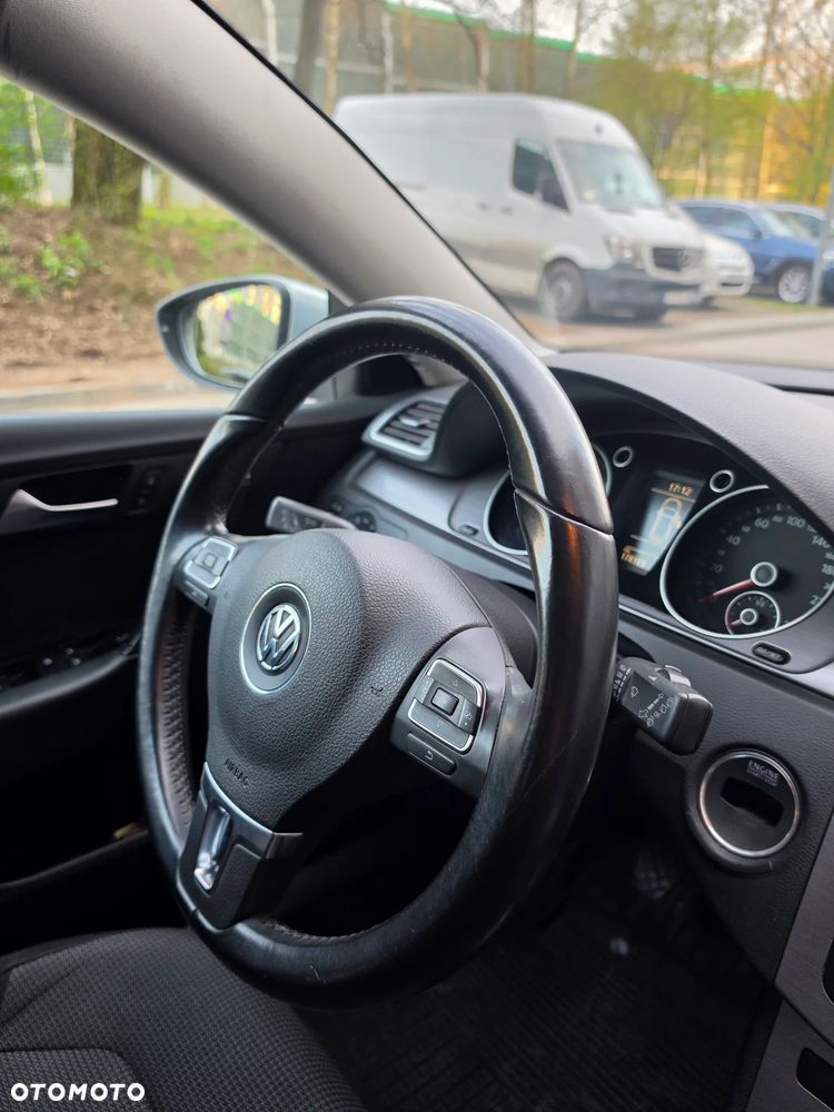 Volkswagen Passat 2.0 TDI DPF Comfortline - 13
