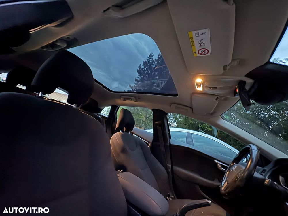 Volvo V40 D2 ECO Momentum - 11