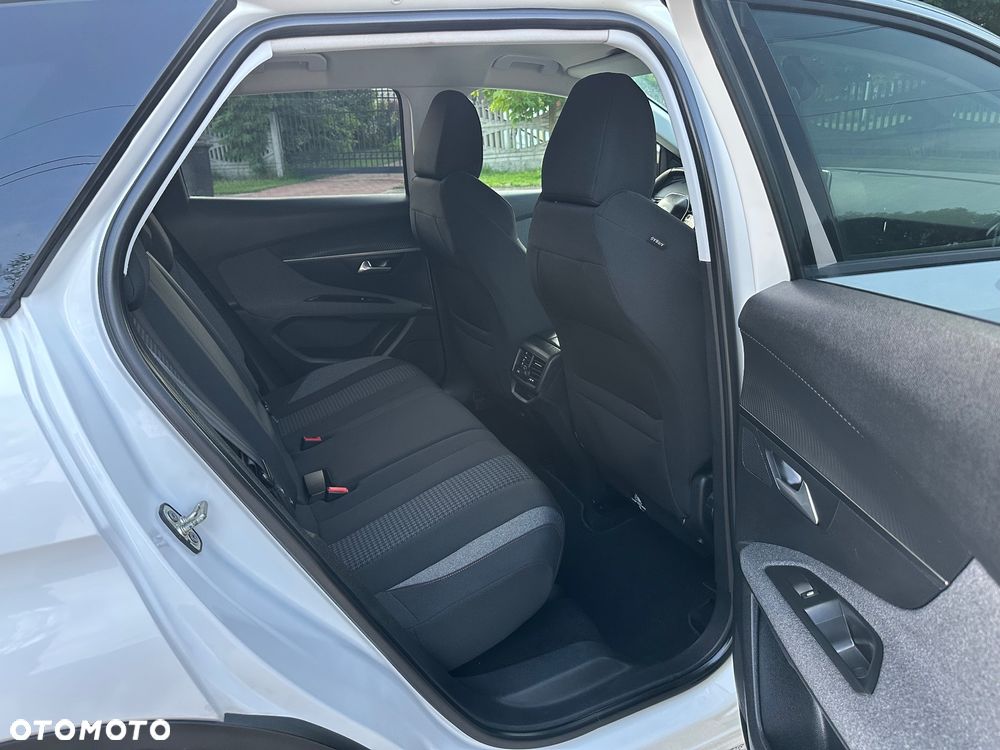 Peugeot 3008 1.6 BlueHDi Active S&S EAT6 - 13