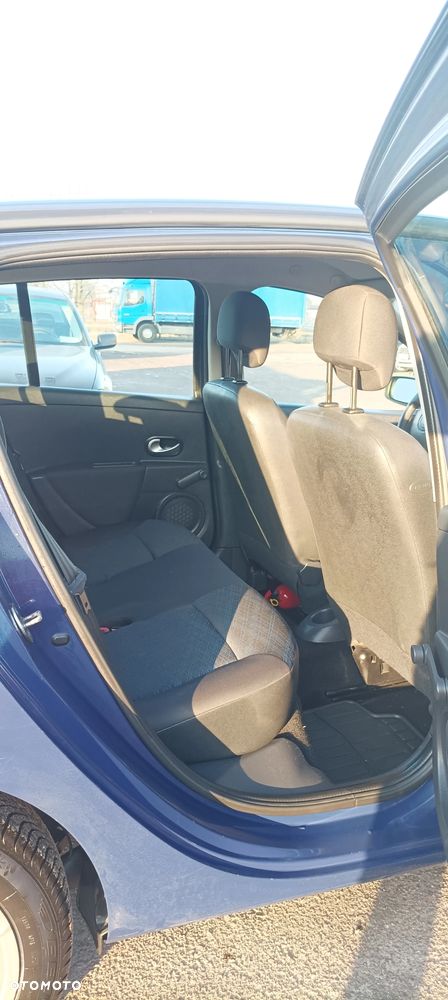 Renault Clio 1.2 16V Authentique - 8