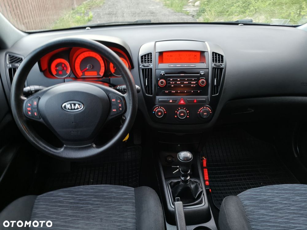 Kia Ceed - 6