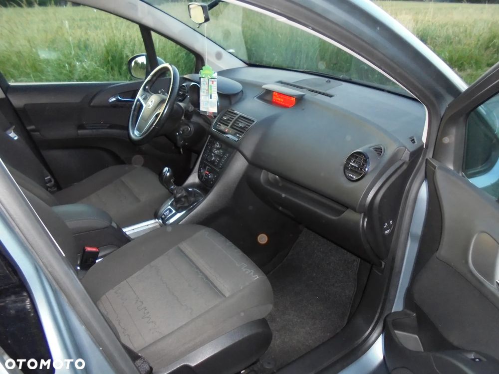 Opel Meriva 1.4 T Essentia S&S - 10