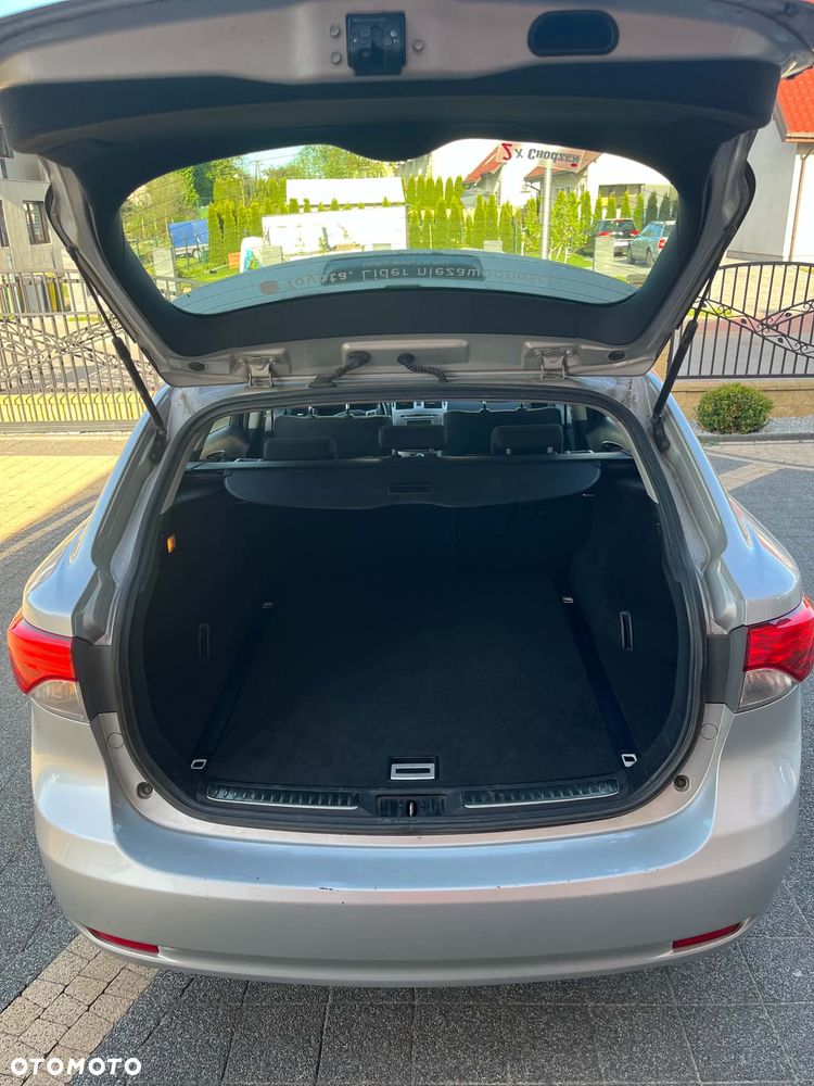 Toyota Avensis 2.0 D-4D Sol - 10