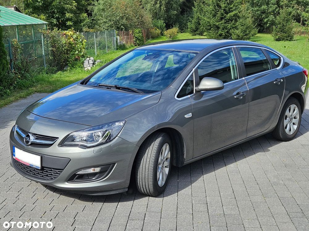 Opel Astra 1.4 T EU6 - 1