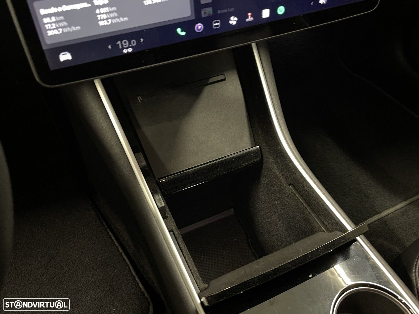Tesla Model 3 - 25