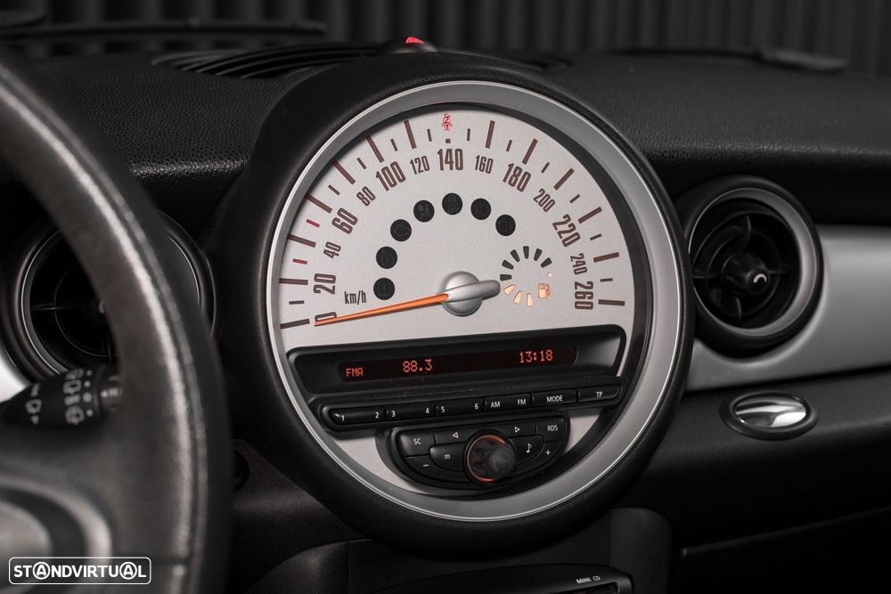 MINI 3 Portas One D - 18