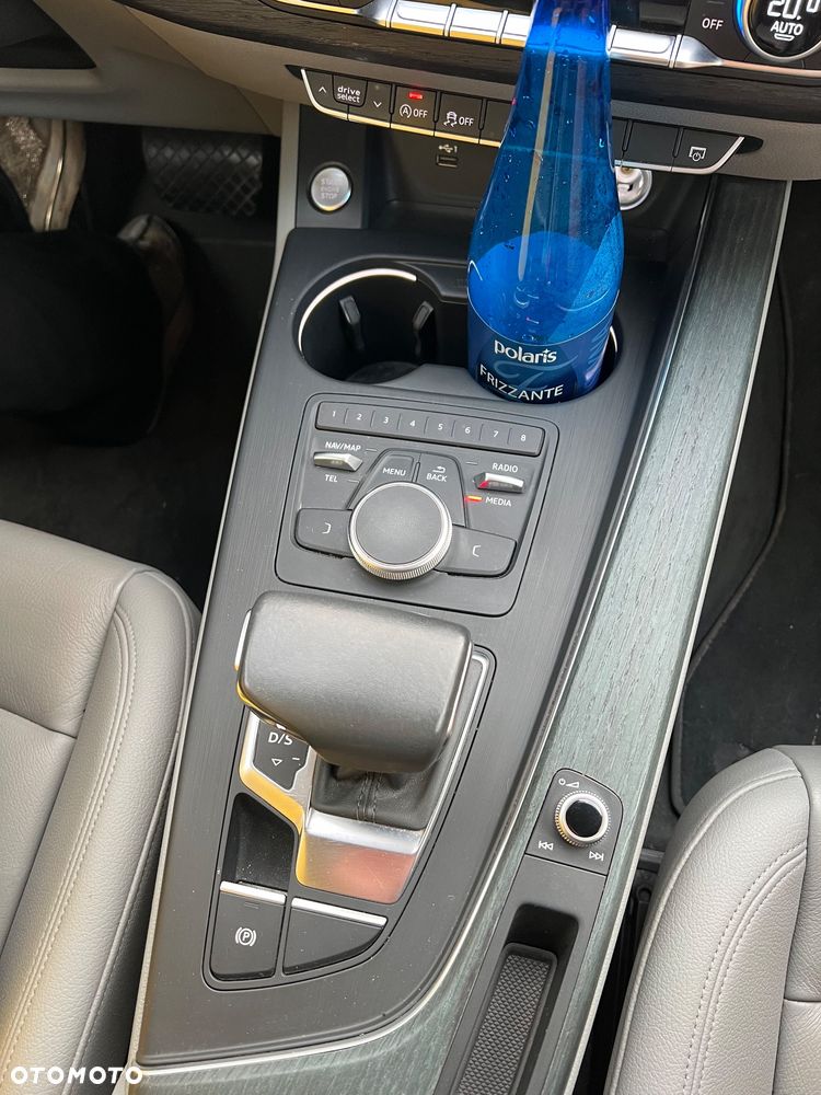 Audi A4 Limousine 2.0 TFSI ultra S tronic design - 17