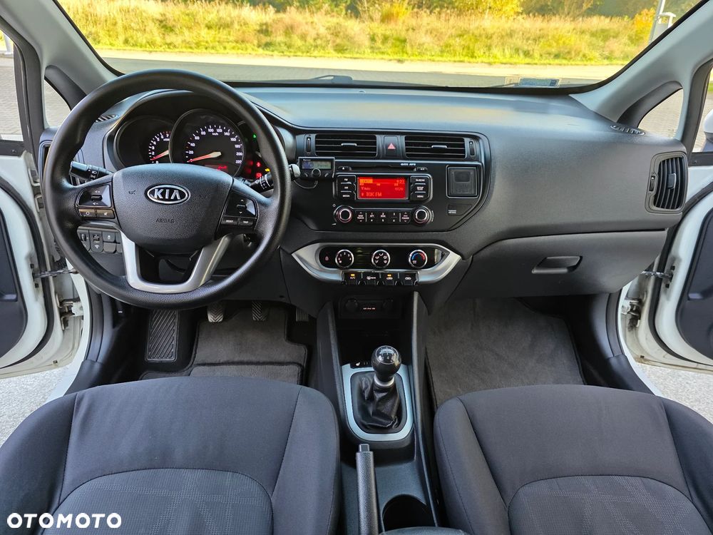 Kia Rio - 22