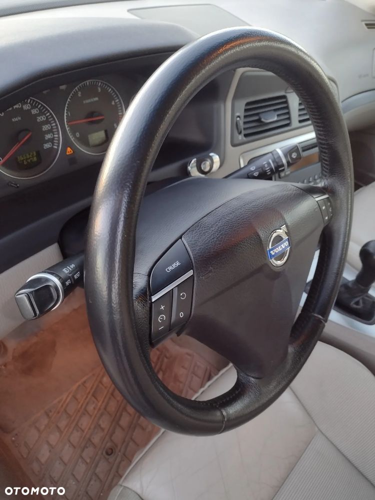 Volvo S60 2.4D5 Momentum - 6
