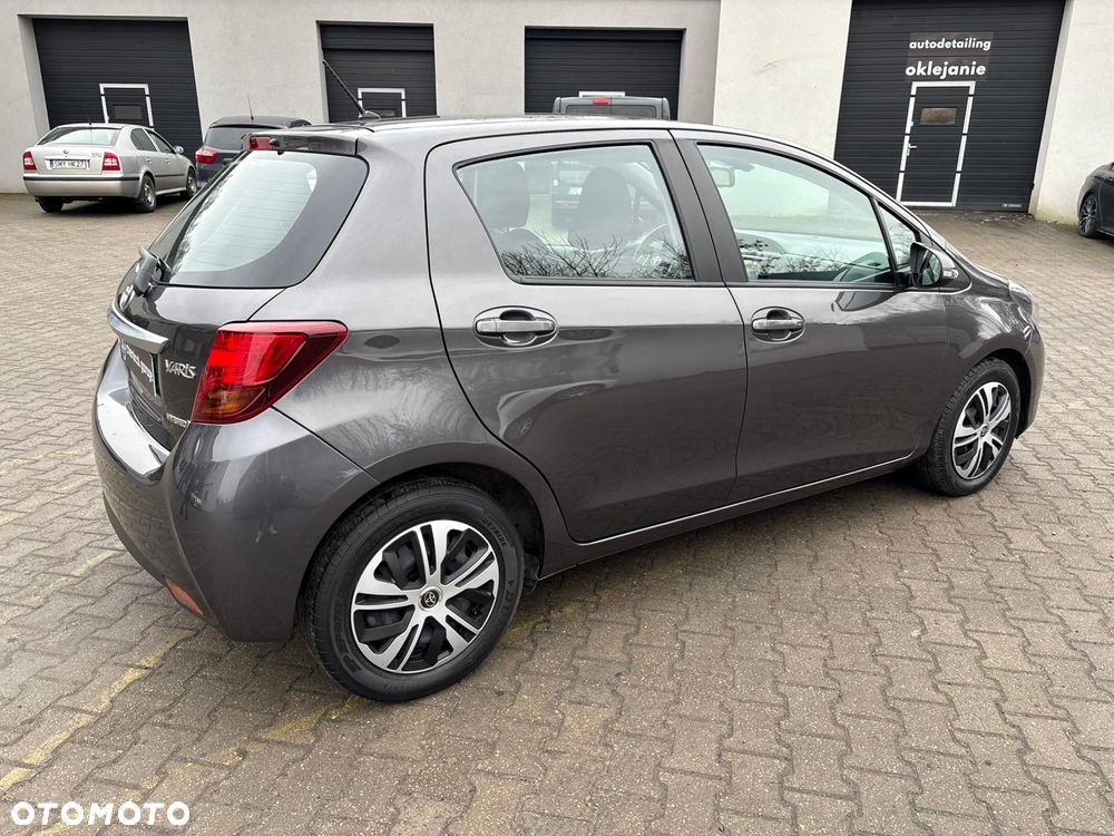 Toyota Yaris Hybrid 100 Dynamic - 12