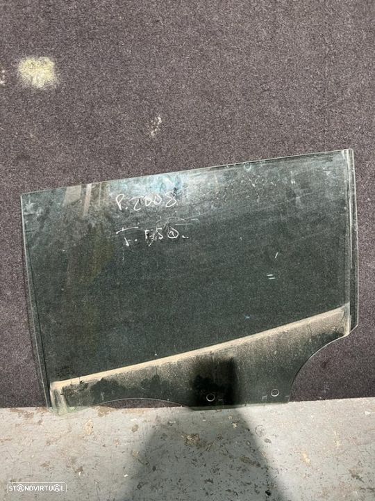 Vidro porta traseiro esquerdo Peugeot 2008 - 1