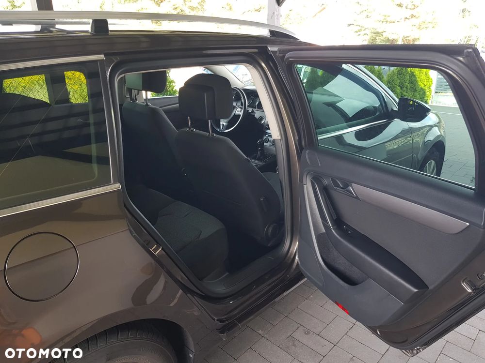 Volkswagen Passat 1.6 TDI Comfortline - 20